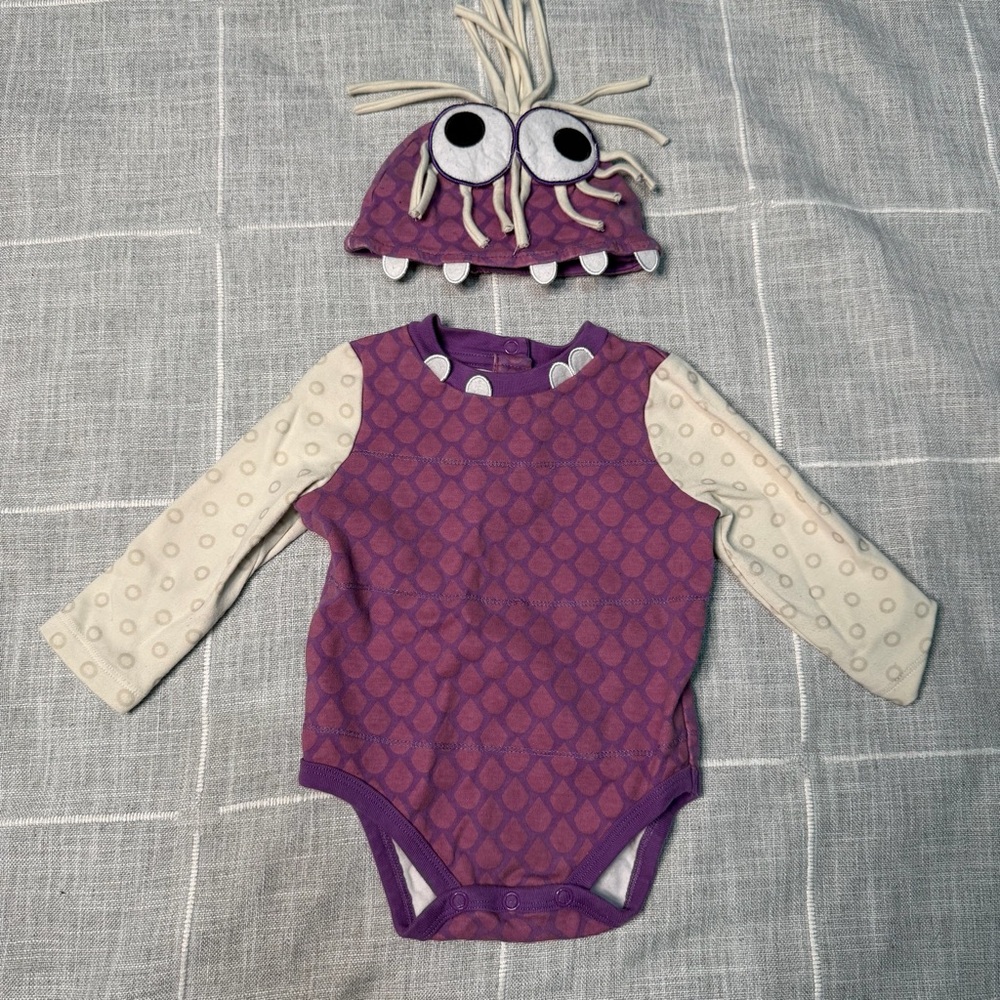 Disney Store Baby 12-18m Monster’s Inc BOO Bodysuit Costume with‎ Hat